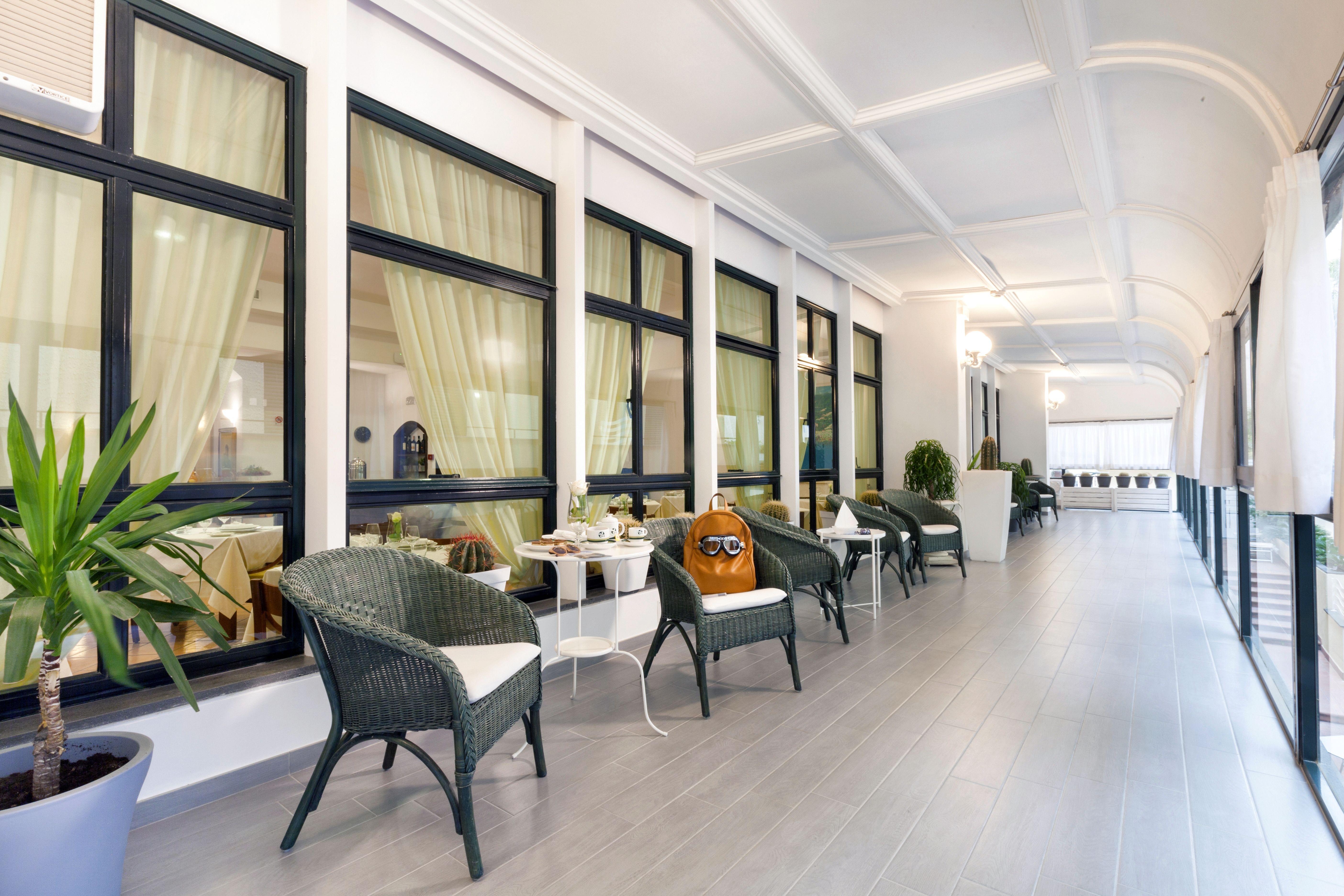 Panorama Palace Hotel Мета Екстериор снимка