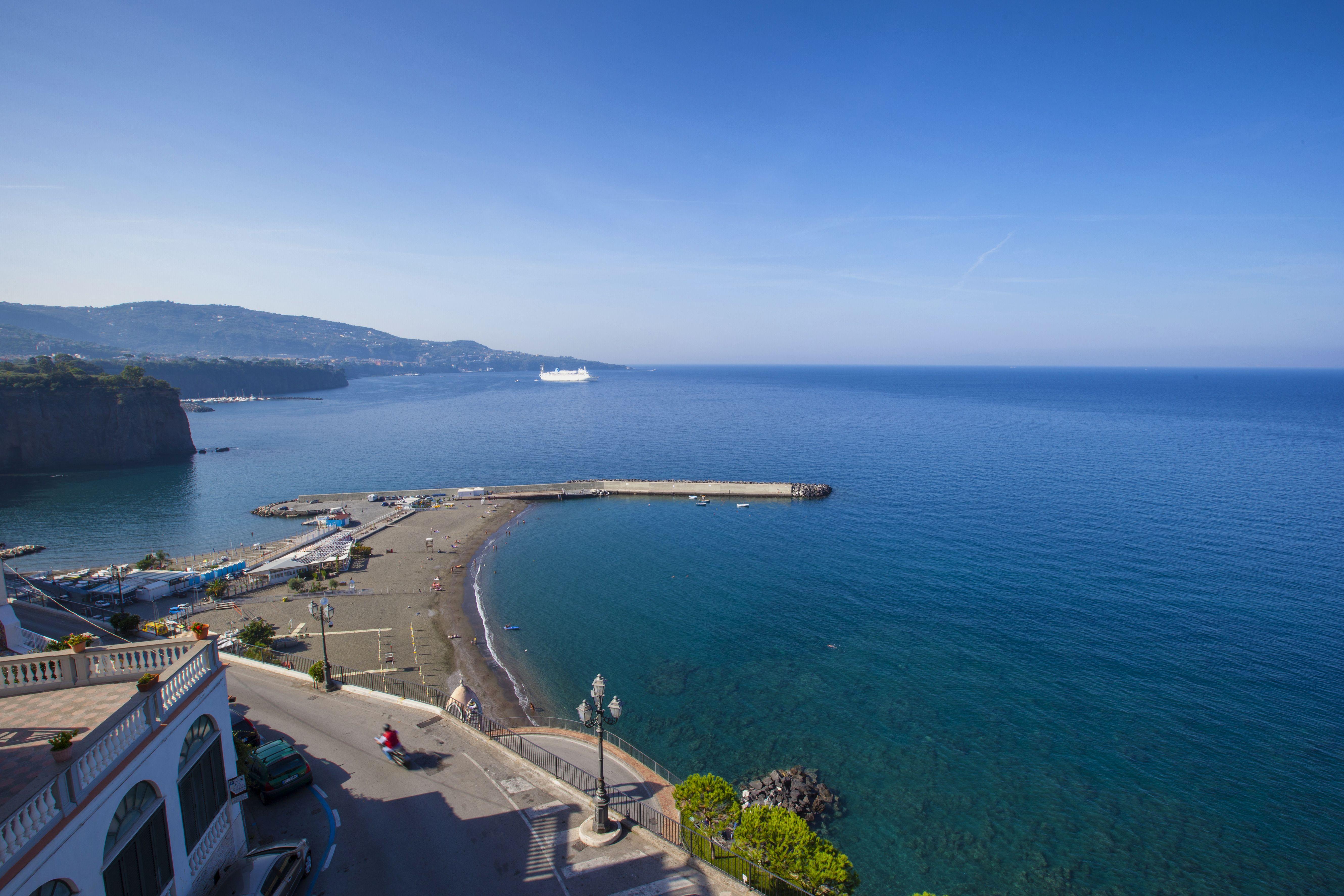 Panorama Palace Hotel Мета Екстериор снимка