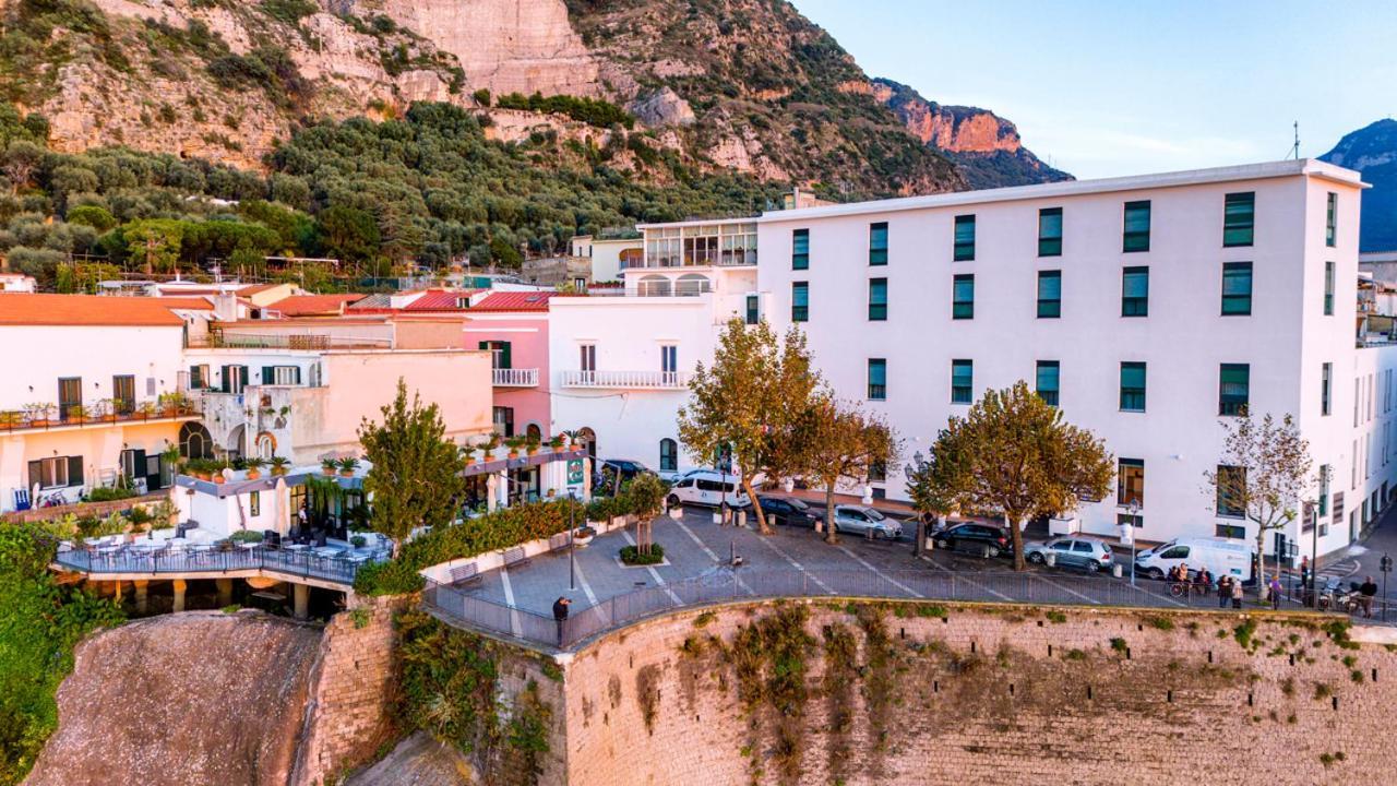 Panorama Palace Hotel Мета Екстериор снимка