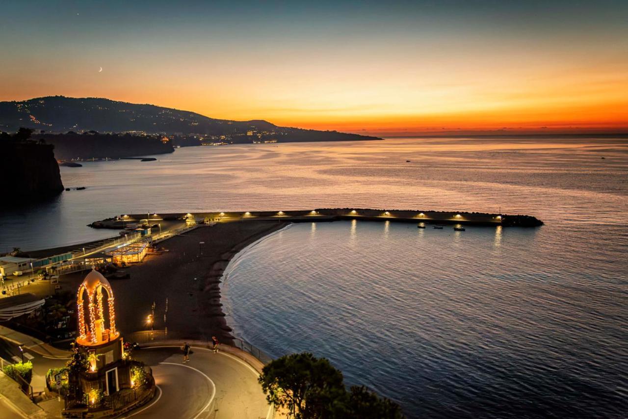 Panorama Palace Hotel Мета Екстериор снимка