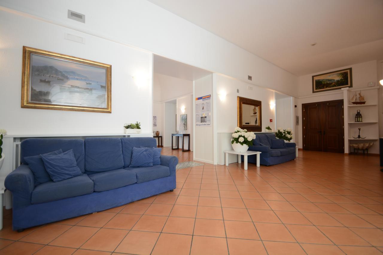 Panorama Palace Hotel Мета Екстериор снимка
