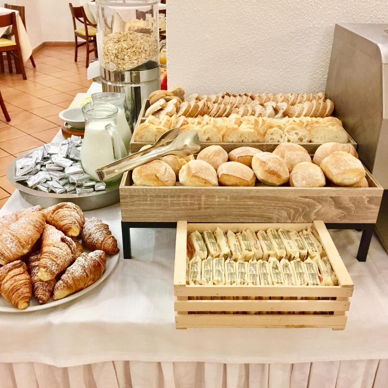 Panorama Palace Hotel Мета Екстериор снимка